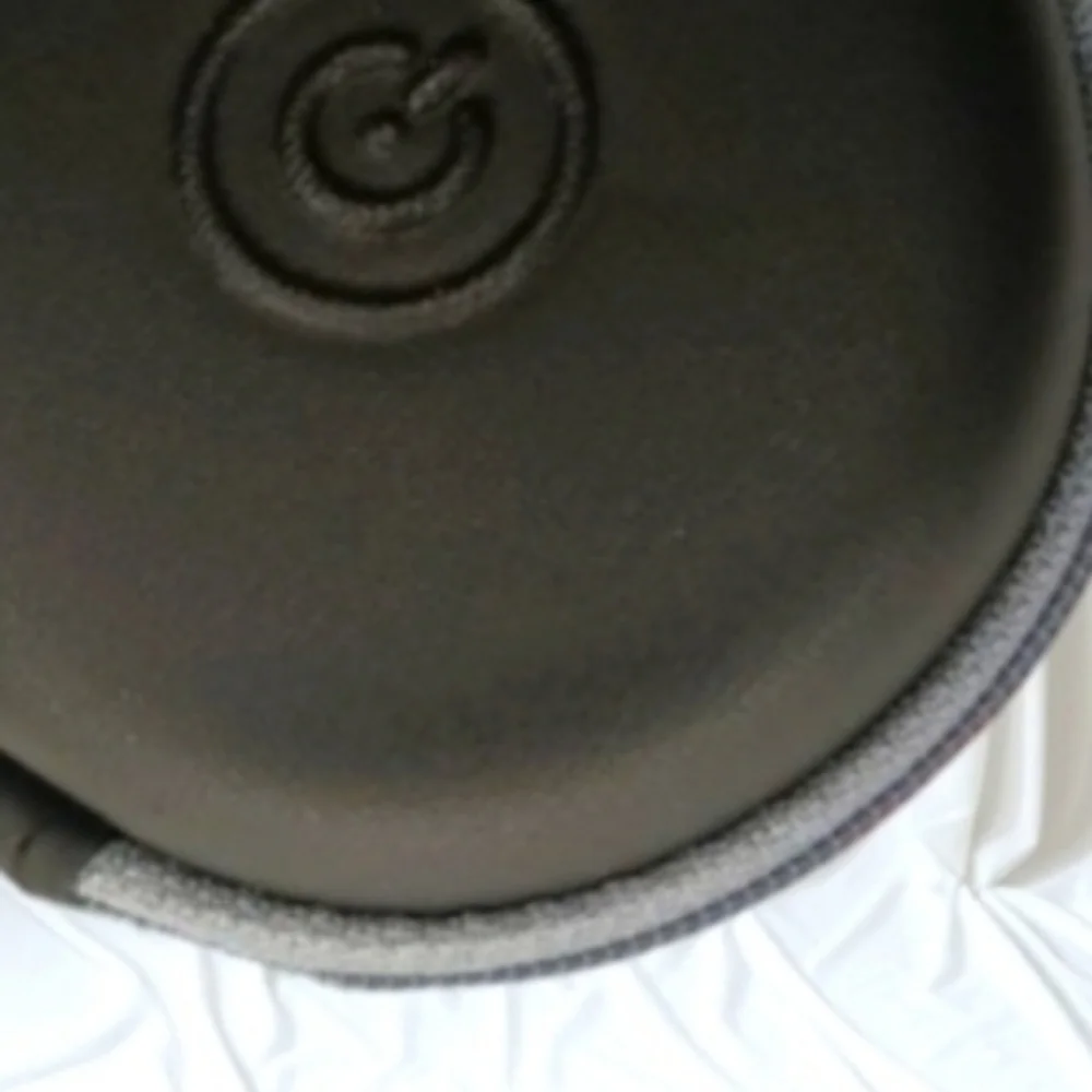 Y2K Grunge Dark Academia Earphones Case Black